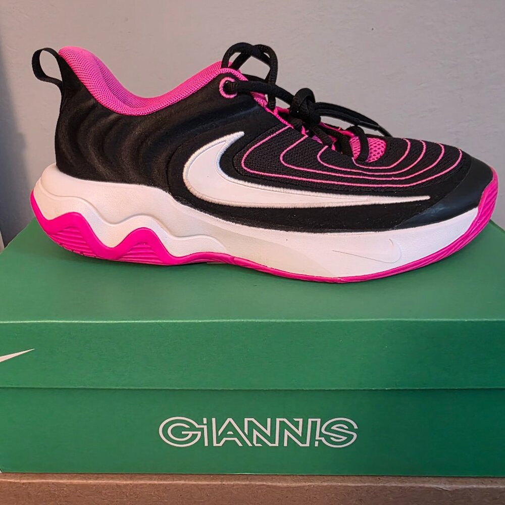 Nike Giannis Immortality 4's 6.5Y/8W